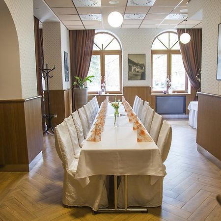Hotel Eminent Aranyosmarót Kültér fotó